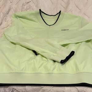 lululemon athletica Men's Light Green V-Neck Pullover with Black Trim